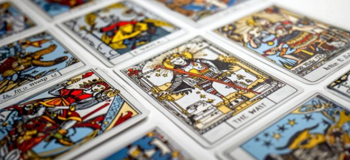 DRUHY VYKLDACCH KARET: JAK EXISTUJ A JAK SI VYBRAT